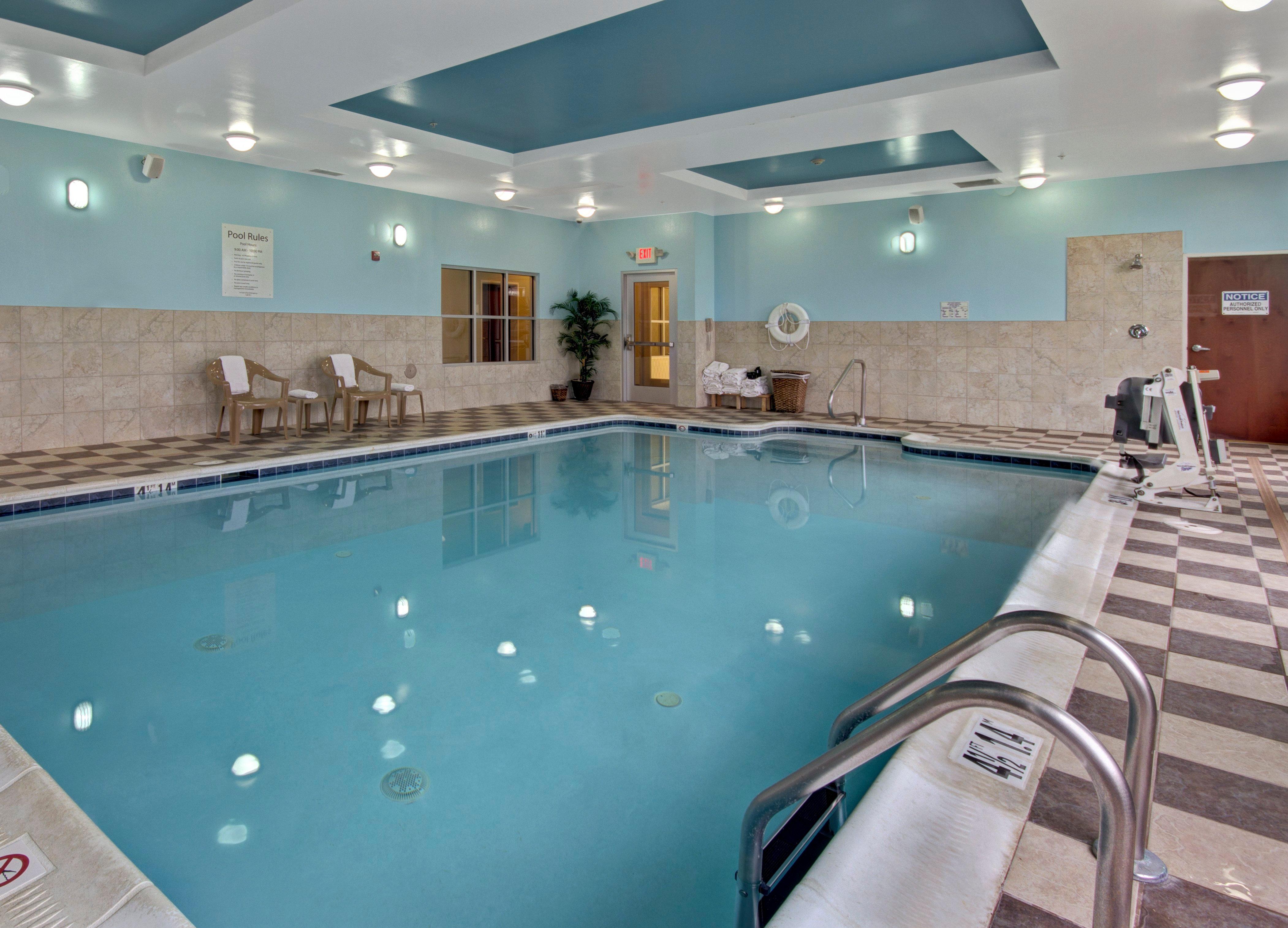 Holiday Inn Christiansburg Blacksburg By Ihg Екстериор снимка
